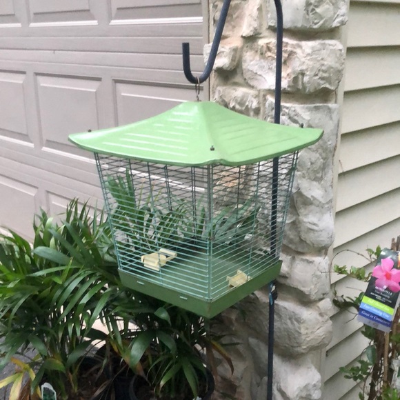 reliance Other - Vintage green metal reliance Bird cage. Functional and decorative.
